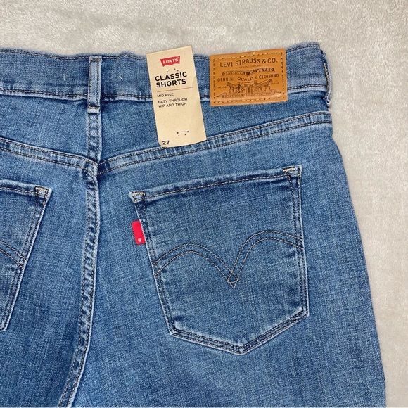 Levi's NWT Classic Shorts Denim Midi Mid Rise Short - Picture 3 of 7